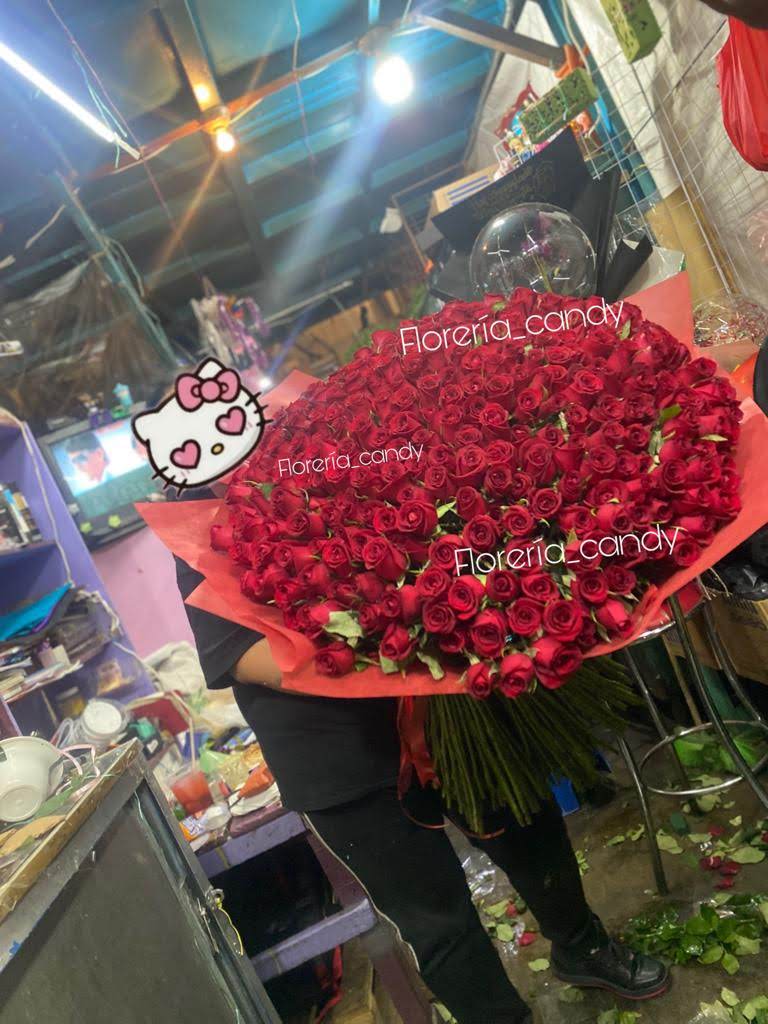 RAMO DE ROSAS 500