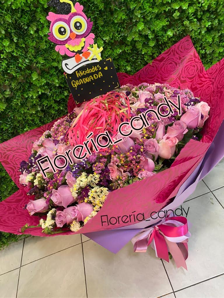 RAMO DE ROSAS CON FOLLAGE