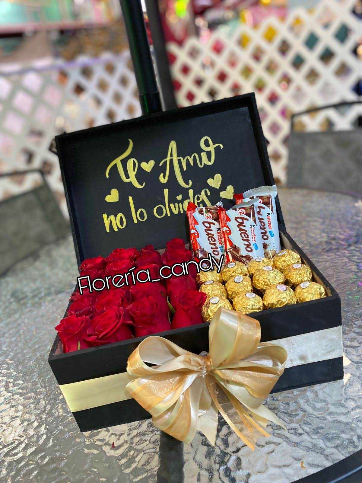 CAJA DE ROSAS CON CHOCOLATES