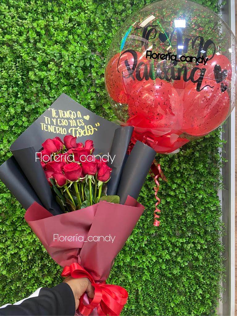 RAMO DE 24 ROSAS CON GLOBO