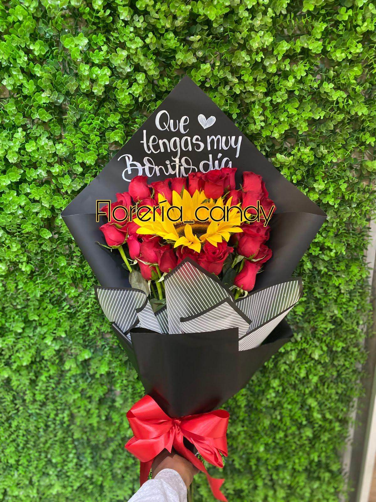 RAMO DE ROSAS CON GIRASOLES