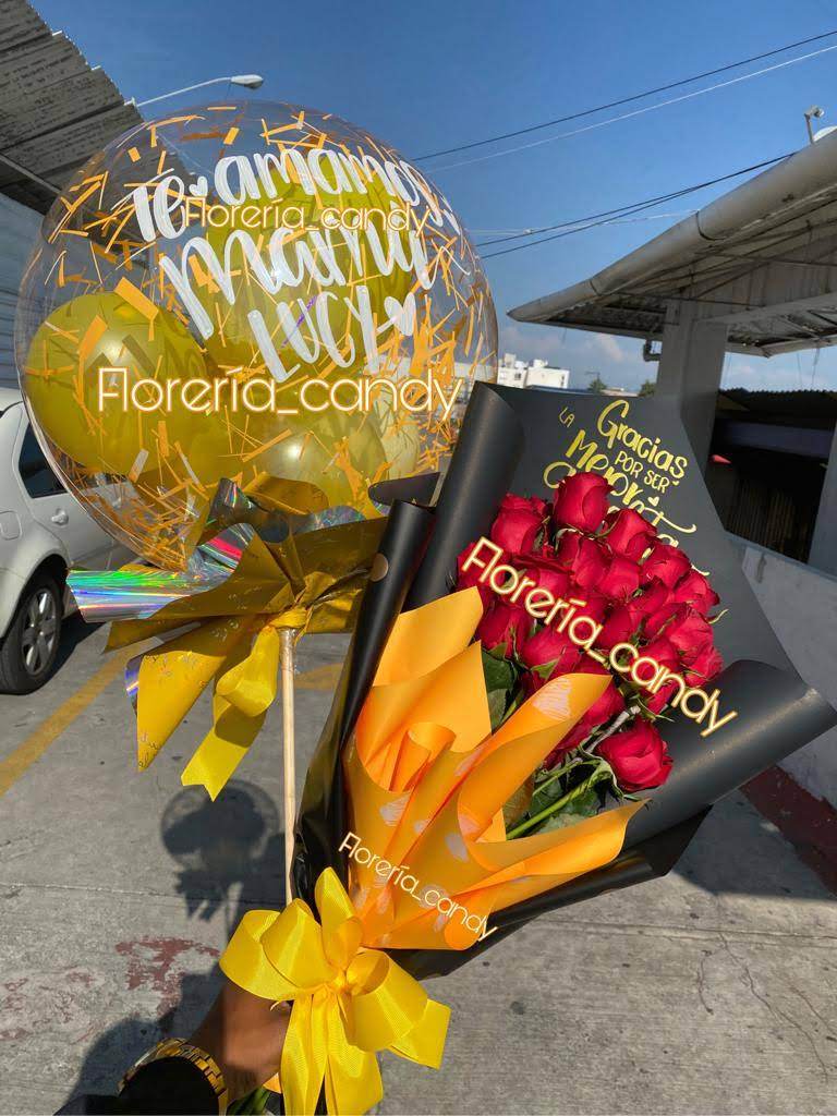 RAMO DE 24 ROSAS CON GLOBO