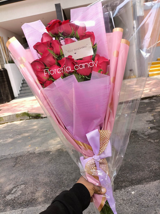 RAMO DE 24 ROSAS