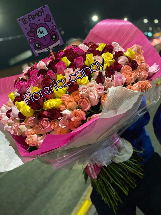 RAMO COMBINADO DE 300 ROSAS