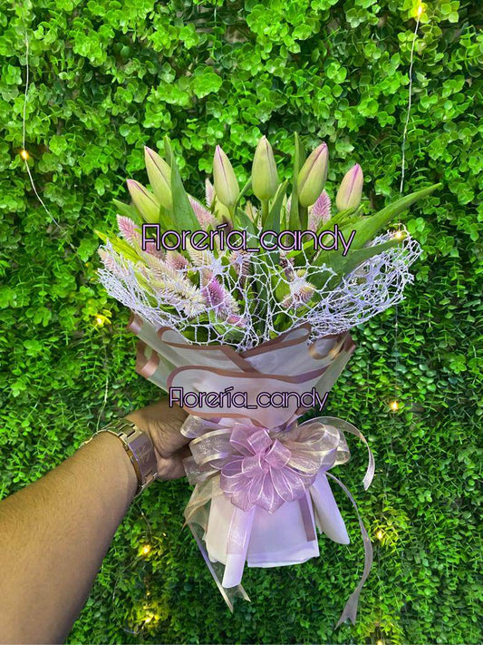 RAMO DE 10 TULIPANES