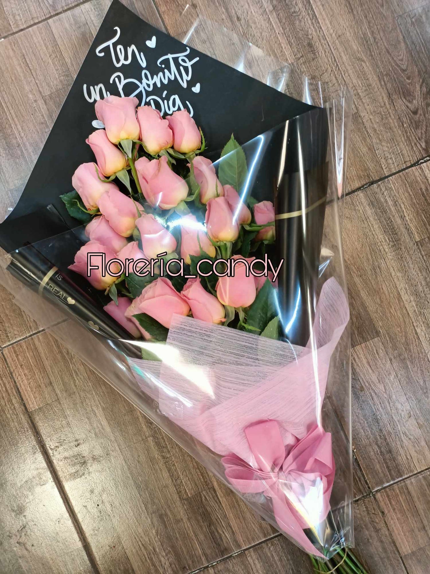 RAMO DE 24 ROSAS