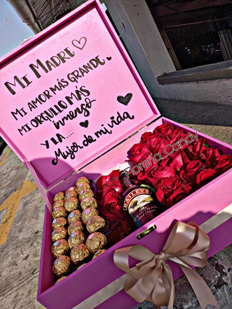 CAJA CON BAILEYS