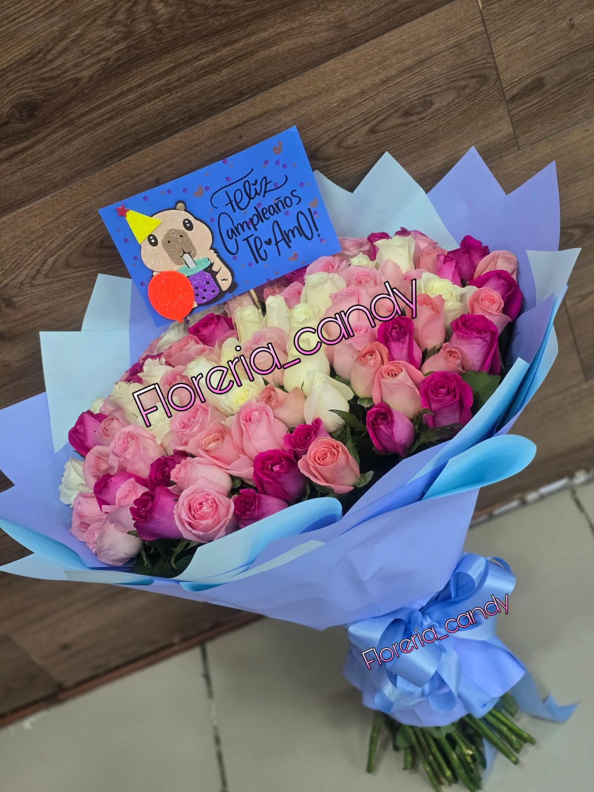 RAMO DE 100 ROSAS